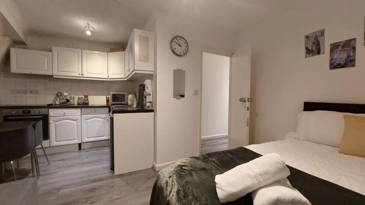 St Pancras Private Rooms Лондон Екстер'єр фото
