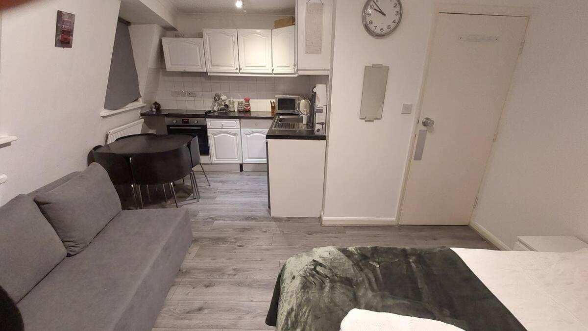St Pancras Private Rooms Лондон Екстер'єр фото